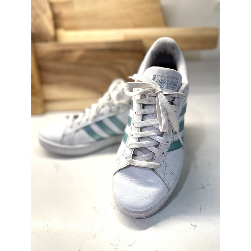 Adidas Women's‎ Grand Court Sneakers Size 9.5 White With Turquoise Metallic